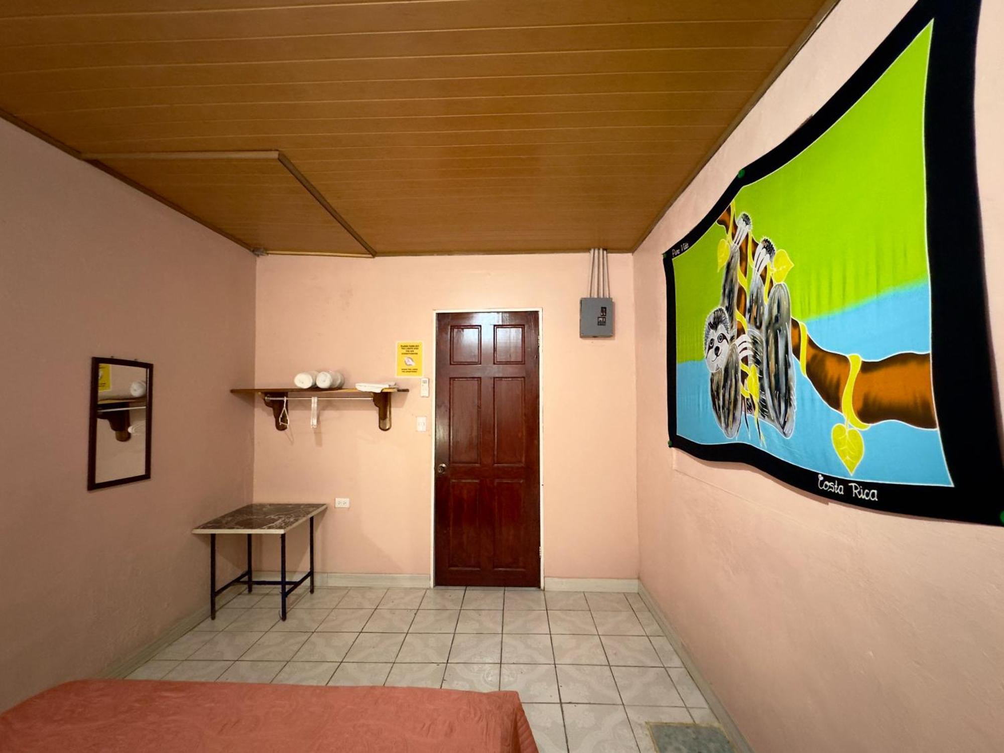 Casa Quepos Hotel Exterior photo